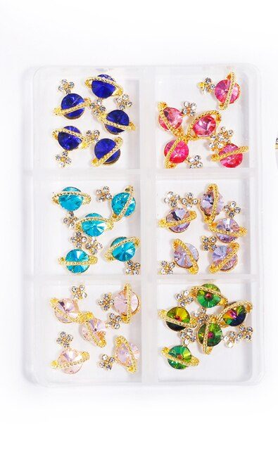 1-scatola-di-fascini-per-unghie-saturno-pianeta-gioielli-diamante-AB-blu-rosso-verde-gemma-nail.jpg_640x640 (14)
